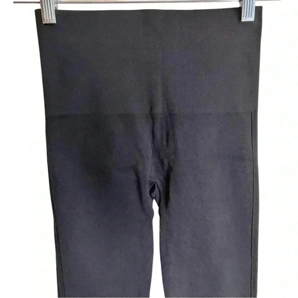 Spanx Seamless High Waisted Black Sculpting Leggings - Picture 2 of 6